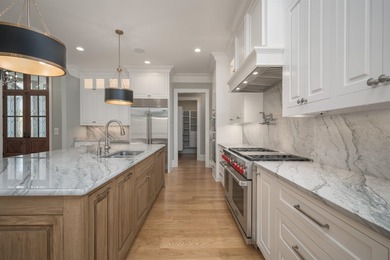 THIS IS LUXURY GOLF COURSE LIVING AT ITS FINEST!!! Experience - photo 25