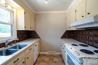 Amazing combination of MAIN house, an Accessory Dwelling Unit