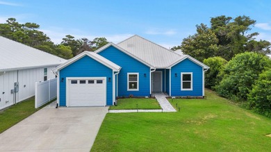Cute and coastal! Built in 2018 and lovingly maintained by its - photo 1