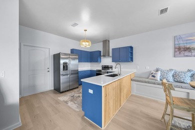 Cute and coastal! Built in 2018 and lovingly maintained by its - photo 9