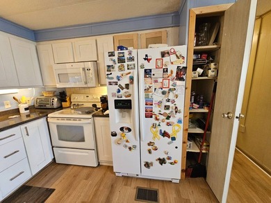 Welcome to your peaceful retreat in this beautiful 2-bedroom - photo 12