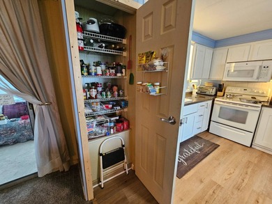 Welcome to your peaceful retreat in this beautiful 2-bedroom - photo 13