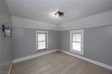 Welcome home to this recently updated Colonial conveniently - photo 15