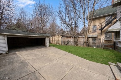 Welcome home to this recently updated Colonial conveniently - photo 19