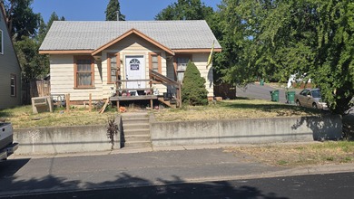 Upper Klamath Lake Home For Sale in Klamath Falls Oregon