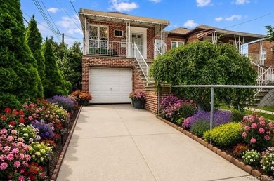 Welcome to this beautifully maintained all-brick multi-family - photo 1