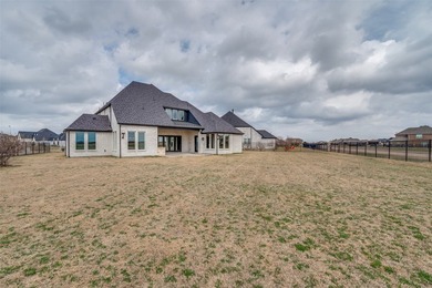 Motivated seller. Exquisitely crafted by Gutman Custom Homes and - photo 2