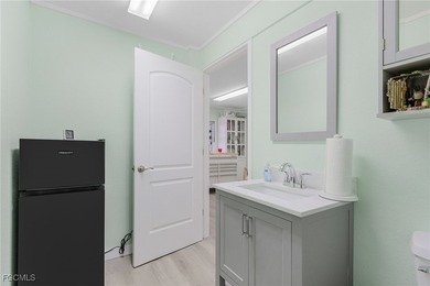 SAILORS AND POWER BOATERS WANTED!!! This stunning and completely