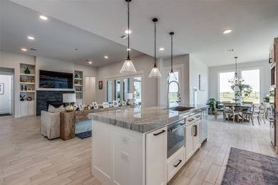 Motivated seller. Exquisitely crafted by Gutman Custom Homes and - photo 4