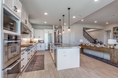 Motivated seller. Exquisitely crafted by Gutman Custom Homes and - photo 6