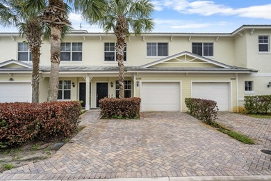 This River Oaks townhome has over 1,900 feet of living area! - photo 1