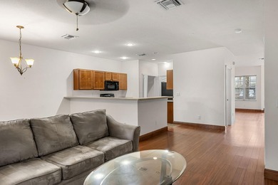 This River Oaks townhome has over 1,900 feet of living area! - photo 5
