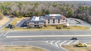 Premier 43,000 SF commercial showroom property situated on 2.58 - photo 2