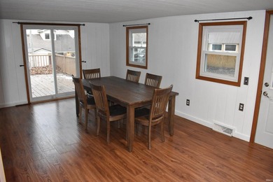 Charming cottage on a double lot with easement access to the - photo 3
