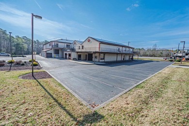 Premier 43,000 SF commercial showroom property situated on 2.58 - photo 8