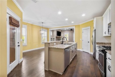 Charming single-story cottage located in the highly desirable - photo 12