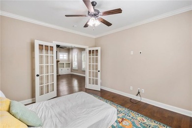 Charming single-story cottage located in the highly desirable - photo 16