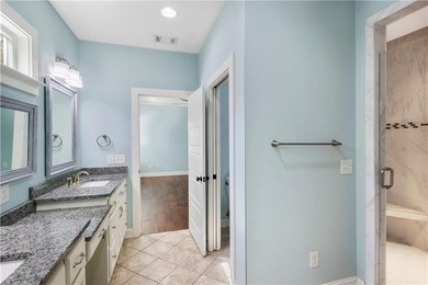 Charming single-story cottage located in the highly desirable - photo 22