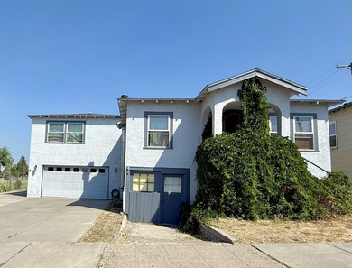 Upper Klamath Lake Home For Sale in Klamath Falls Oregon