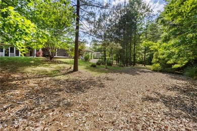Charming single-story cottage located in the highly desirable - photo 35