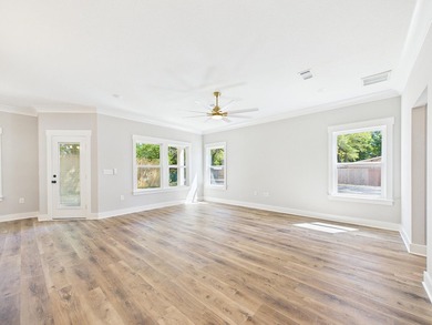 Welcome to 316 Boxer Ave in Niceville! This beautiful two-story - photo 5