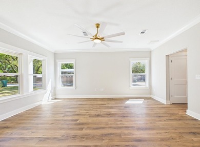 Welcome to 316 Boxer Ave in Niceville! This beautiful two-story - photo 6