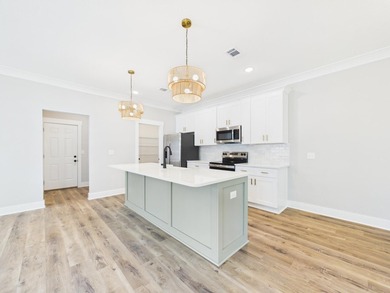 Welcome to 316 Boxer Ave in Niceville! This beautiful two-story - photo 10