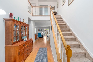 Beautifully maintained townhome style home in coveted Willow - photo 2