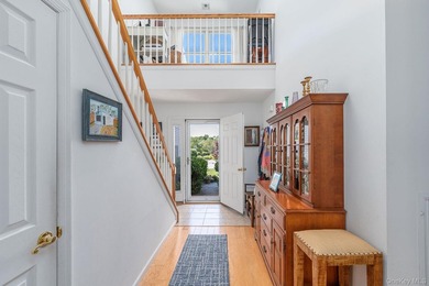 Beautifully maintained townhome style home in coveted Willow - photo 3