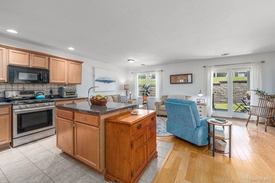 Beautifully maintained townhome style home in coveted Willow - photo 6