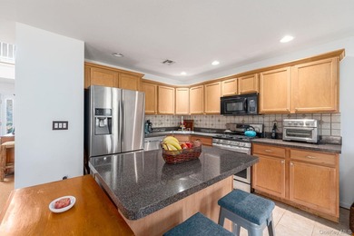 Beautifully maintained townhome style home in coveted Willow - photo 8