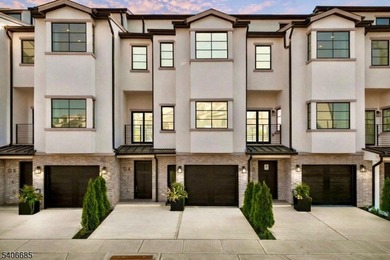 (private lake, pond, coastal) Townhome/Townhouse For Sale in Elizabeth City New Jersey