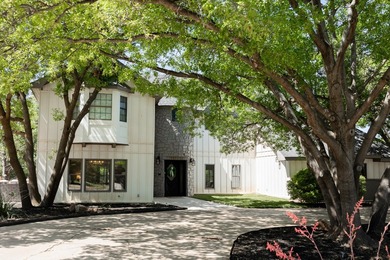 8432 Wayne | Lakeridge Country Club Estates Situated along the - photo 2