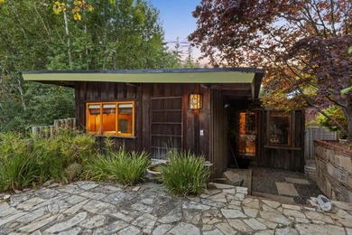 A great property with flexibility for families and friends to - photo 4