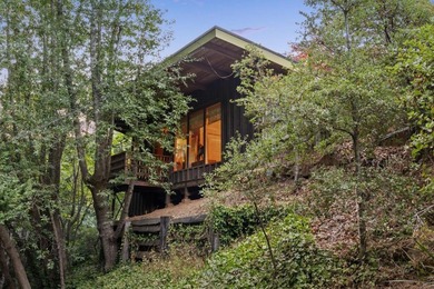 A great property with flexibility for families and friends to - photo 8
