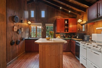 A great property with flexibility for families and friends to - photo 10