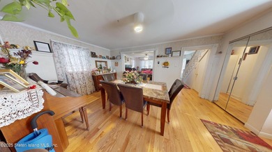 Bring your vision and tools to this detached single-family home - photo 7