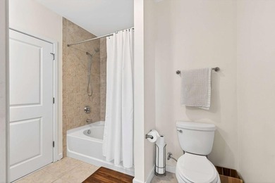 Live an affordable luxury life in the heart of Midtown. This 1