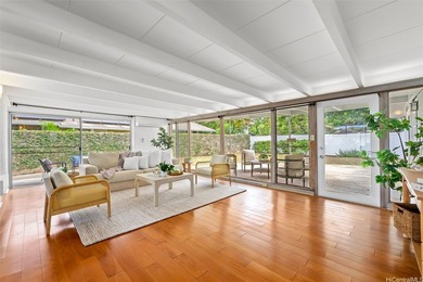 Discover the charm and comfort of single-level living in the - photo 3