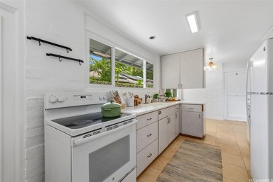 Discover the charm and comfort of single-level living in the - photo 10