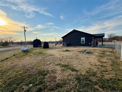 Newer Construction Near Lake Eufaula! Welcome to this - photo 5