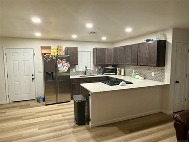 Newer Construction Near Lake Eufaula! Welcome to this - photo 8