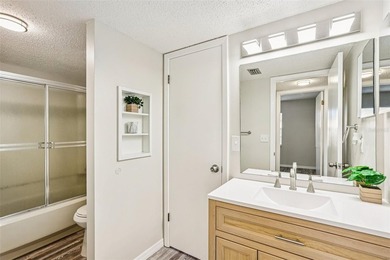 Welcome home to this beautifully renovated 2-bedroom, 1.5-bath - photo 18