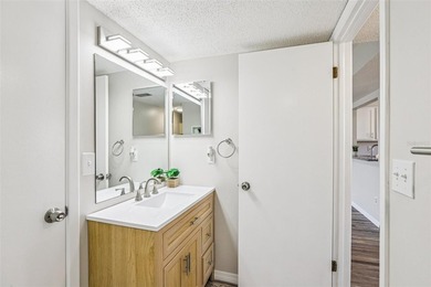Welcome home to this beautifully renovated 2-bedroom, 1.5-bath - photo 19