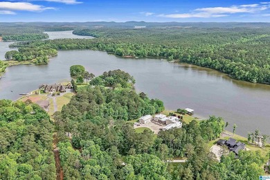 Experience the kind of lakefront estate that is convenient to - photo 31