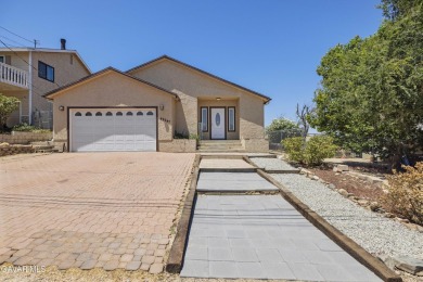 Lake Home For Sale in Lake Hughes, California