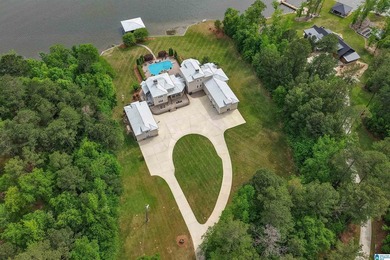 Experience the kind of lakefront estate that is convenient to - photo 32