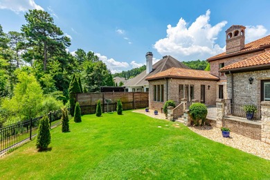 24hr notice to show: This beautiful home has custom