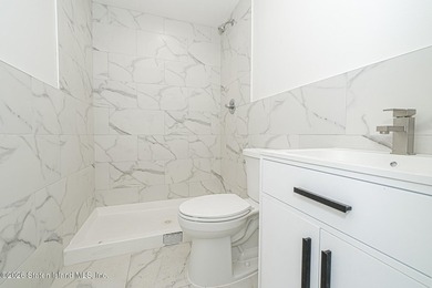 An exceptional extra large new construction 6/6 two-family semi - photo 33