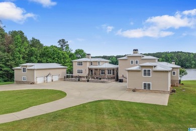 Experience the kind of lakefront estate that is convenient to - photo 34